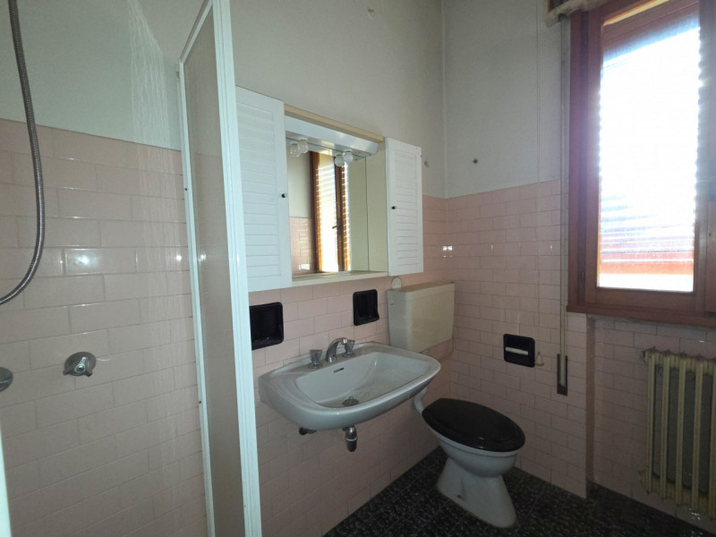 Se stai cercando una casa nel centro di Galzignano Terme, questa abitazione singola su lotto di 5...