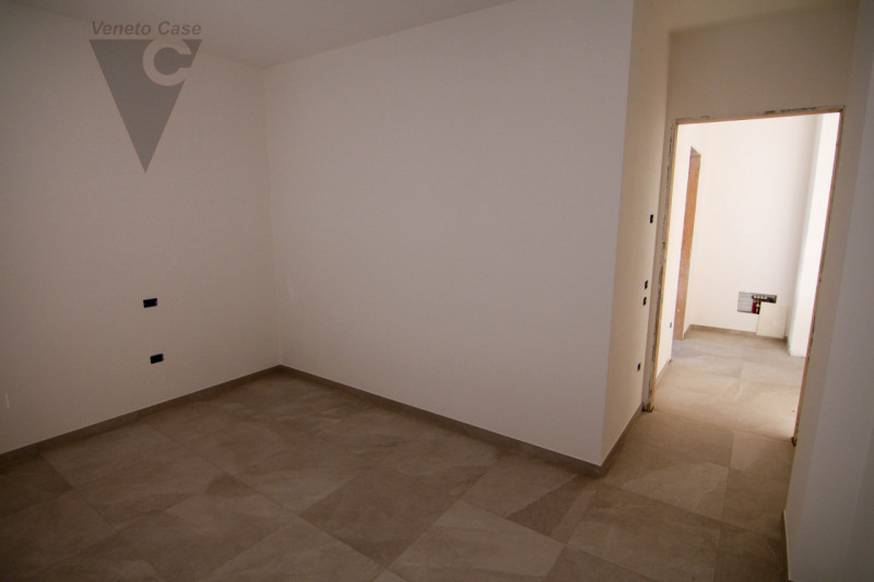 Proponiamo in vendita a Conche di Codevigo una porzione di bifamiliare di nuova costruzione, svil...