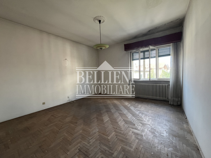 Interno Viale Trento, in zona residenziale fuori dal traffico, proponiamo in vendita una casa ind...