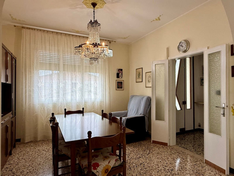 Nel cuore di Albignasego, proponiamo in vendita una soluzione abitativa comoda ai principali serv...