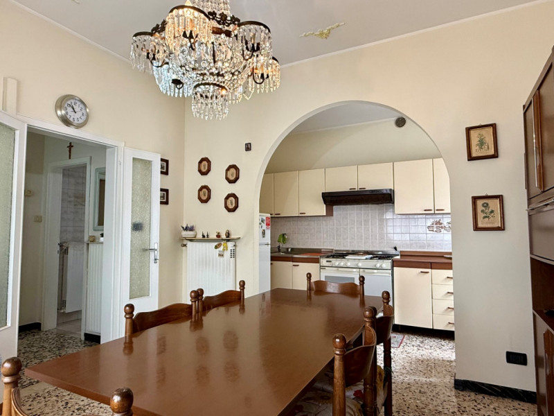 Nel cuore di Albignasego, proponiamo in vendita una soluzione abitativa comoda ai principali serv...