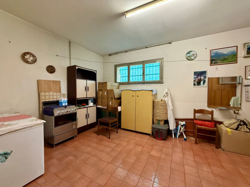 Nel cuore di Albignasego, proponiamo in vendita una soluzione abitativa comoda ai principali serv...