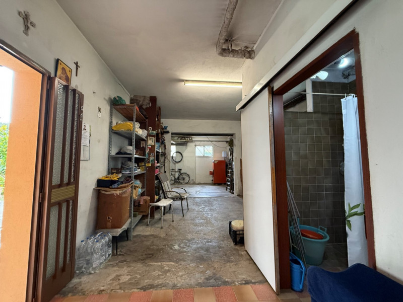 Nel cuore di Albignasego, proponiamo in vendita una soluzione abitativa comoda ai principali serv...