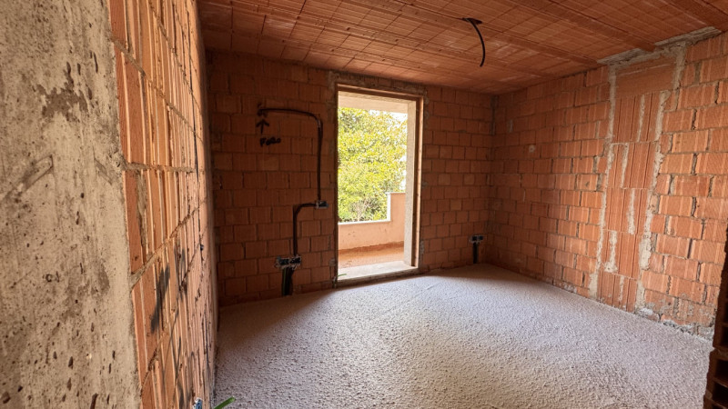 Scoprite una straordinaria opportunità abitativa nel cuore di Legnaro, nella tranquilla zona di C...