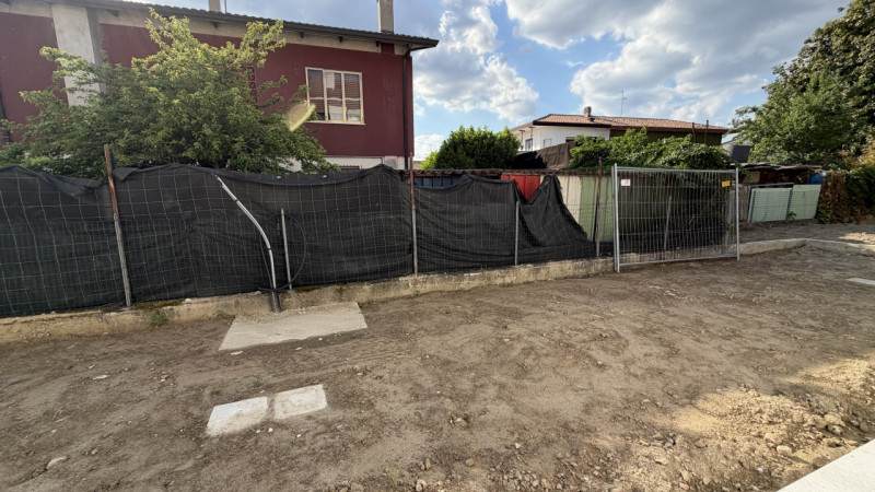 Scoprite una straordinaria opportunità abitativa nel cuore di Legnaro, nella tranquilla zona di C...