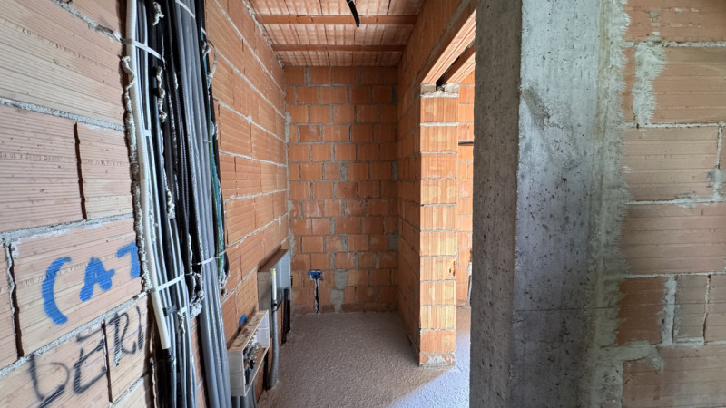 Scoprite una straordinaria opportunità abitativa nel cuore di Legnaro, nella tranquilla zona di C...