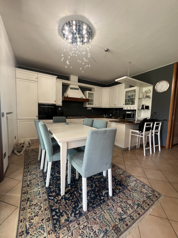 Se stai cercando una casa che unisca comfort, stile e tranquillità, questa meravigliosa porzione ...