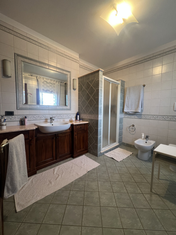 Se stai cercando una casa che unisca comfort, stile e tranquillità, questa meravigliosa porzione ...