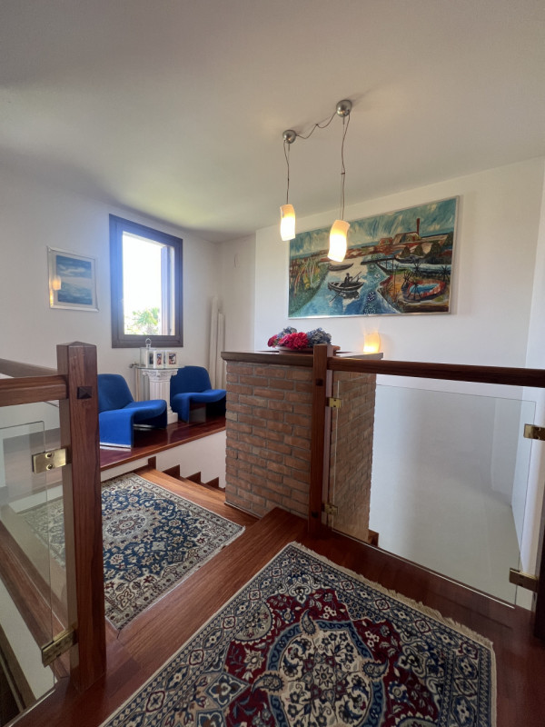 Se stai cercando una casa che unisca comfort, stile e tranquillità, questa meravigliosa porzione ...