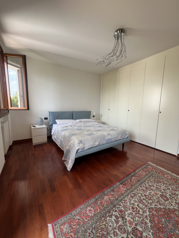 Se stai cercando una casa che unisca comfort, stile e tranquillità, questa meravigliosa porzione ...