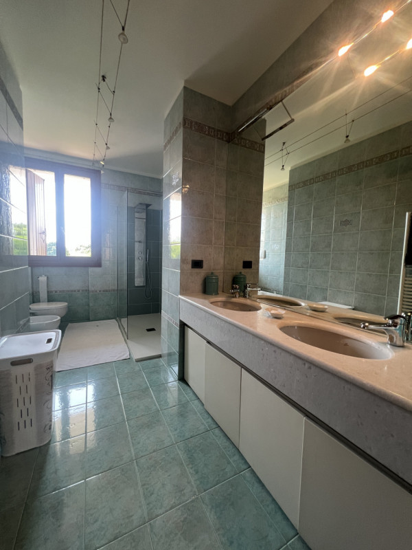 Se stai cercando una casa che unisca comfort, stile e tranquillità, questa meravigliosa porzione ...