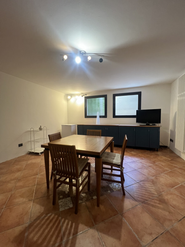 Se stai cercando una casa che unisca comfort, stile e tranquillità, questa meravigliosa porzione ...