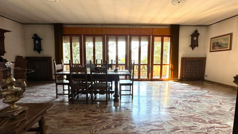 Rif. AT630 - Nel cuore del prestigioso quartiere San Lorenzo di Abano Terme, in una zona residenz...