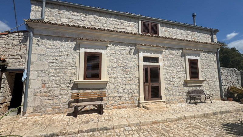 Palazzo/Stabile in Vendita a Ragusa