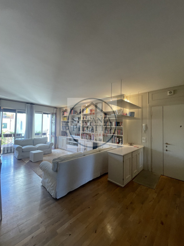 Padova, Santa Sofia- Stefania Pilotto Immobiliare propone in vendita appartamento di 150 mq con g...