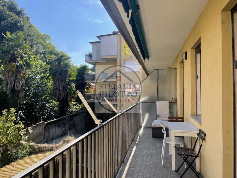 Padova, Santa Sofia- Stefania Pilotto Immobiliare propone in vendita appartamento di 150 mq con g...