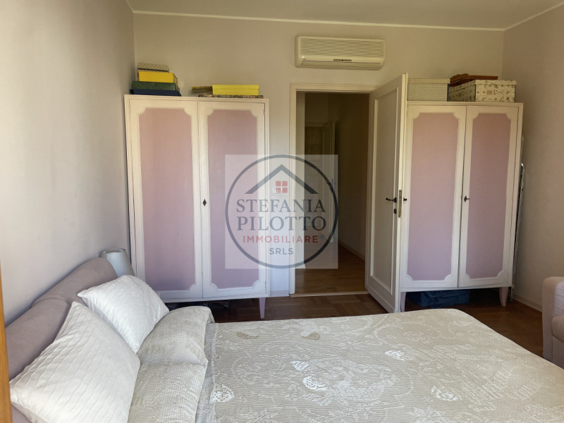 Padova, Santa Sofia- Stefania Pilotto Immobiliare propone in vendita appartamento di 150 mq con g...