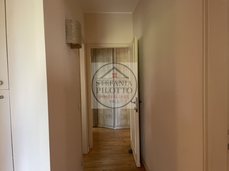 Padova, Santa Sofia- Stefania Pilotto Immobiliare propone in vendita appartamento di 150 mq con g...