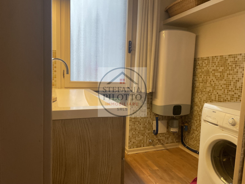 Padova, Santa Sofia- Stefania Pilotto Immobiliare propone in vendita appartamento di 150 mq con g...