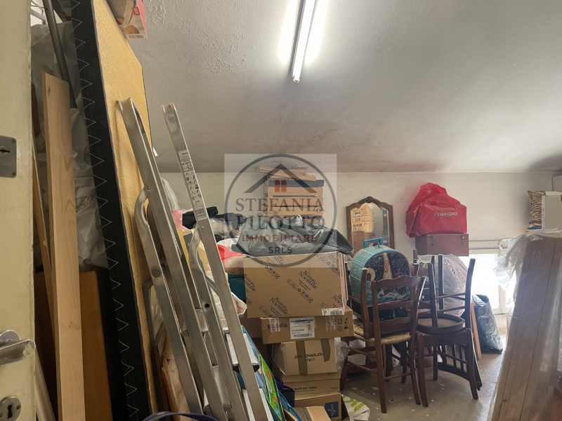 Padova, Santa Sofia- Stefania Pilotto Immobiliare propone in vendita appartamento di 150 mq con g...