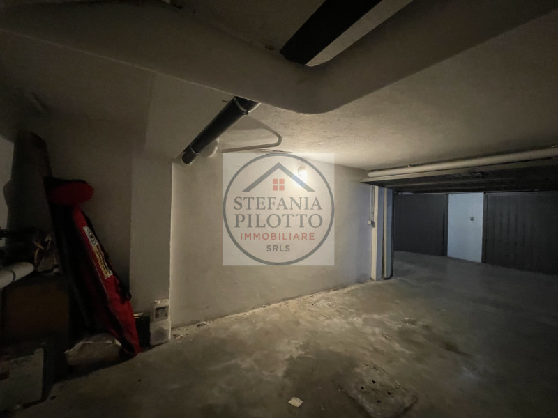 Padova, Santa Sofia- Stefania Pilotto Immobiliare propone in vendita appartamento di 150 mq con g...