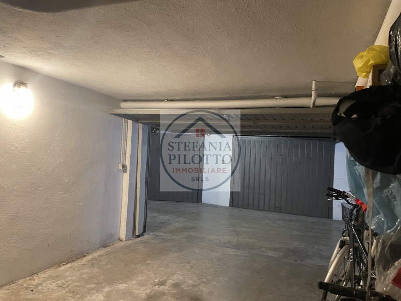 Padova, Santa Sofia- Stefania Pilotto Immobiliare propone in vendita appartamento di 150 mq con g...