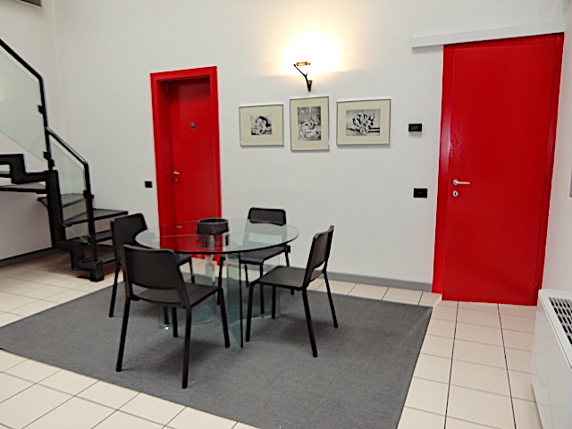 Nel quartiere di Padova Uno è disponibile un bellissimo ufficio ristrutturato di recente e con sp...