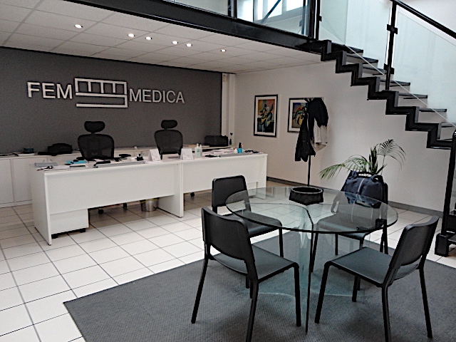 Nel quartiere di Padova Uno è disponibile un bellissimo ufficio ristrutturato di recente e con sp...