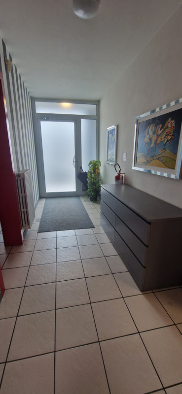 Nel quartiere di Padova Uno è disponibile un bellissimo ufficio ristrutturato di recente e con sp...