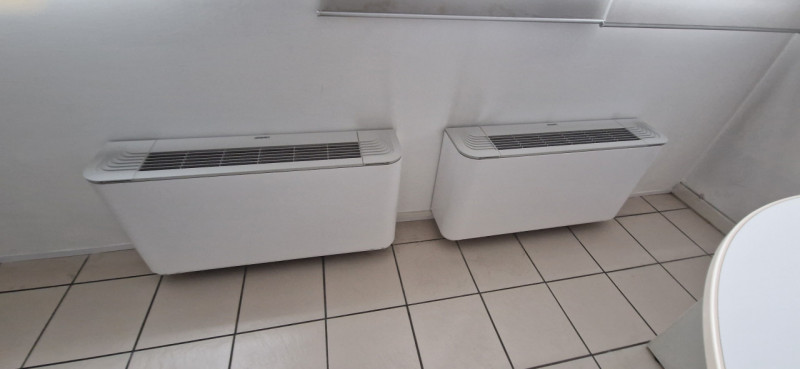 Nel quartiere di Padova Uno è disponibile un bellissimo ufficio ristrutturato di recente e con sp...