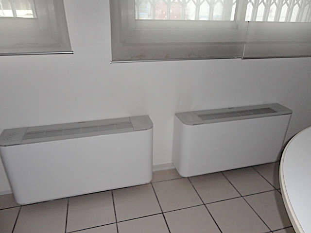 Nel quartiere di Padova Uno è disponibile un bellissimo ufficio ristrutturato di recente e con sp...