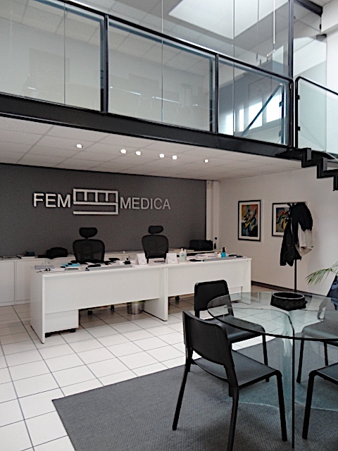 Nel quartiere di Padova Uno è disponibile un bellissimo ufficio ristrutturato di recente e con sp...