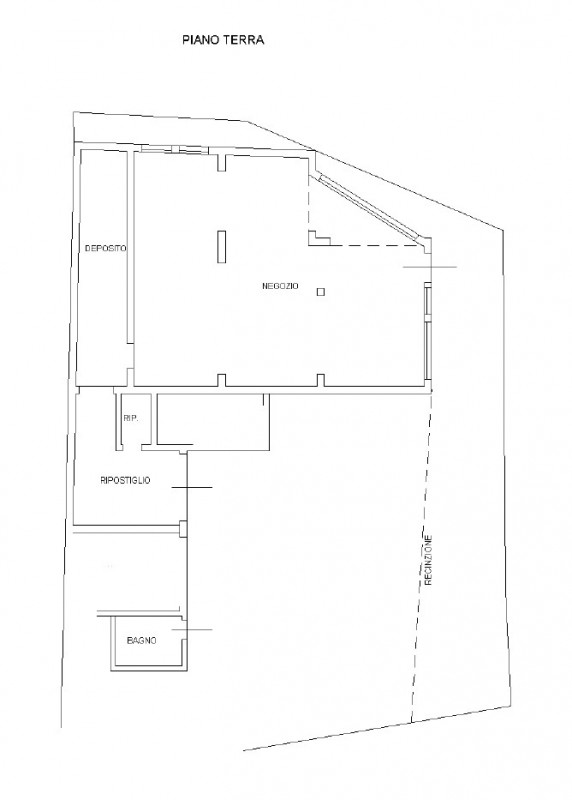 A Ponso, nella strada che porta verso la frazione di Bresega, proponiamo in vendita soluzione ind...