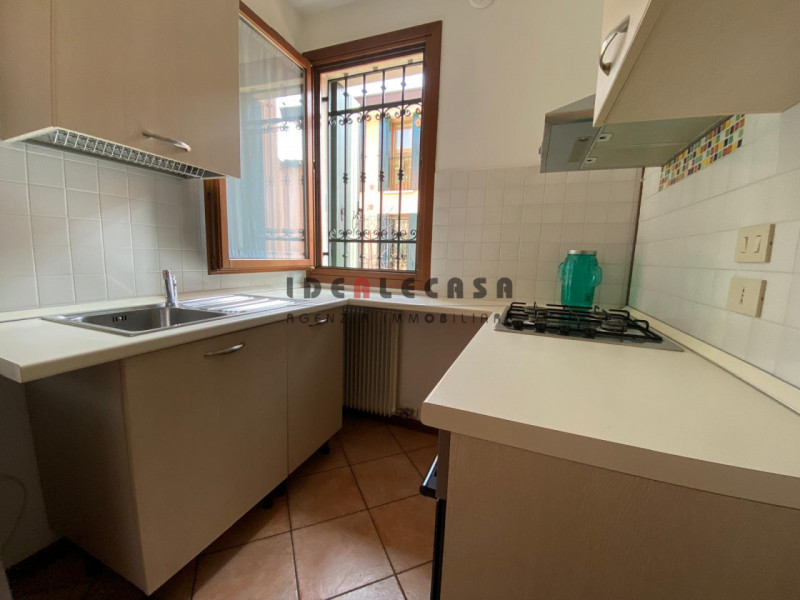 RIF: FR002 PADOVA - CHIESANUOVA Proponiamo in vendita bilocale al piano terra in contesto residen...