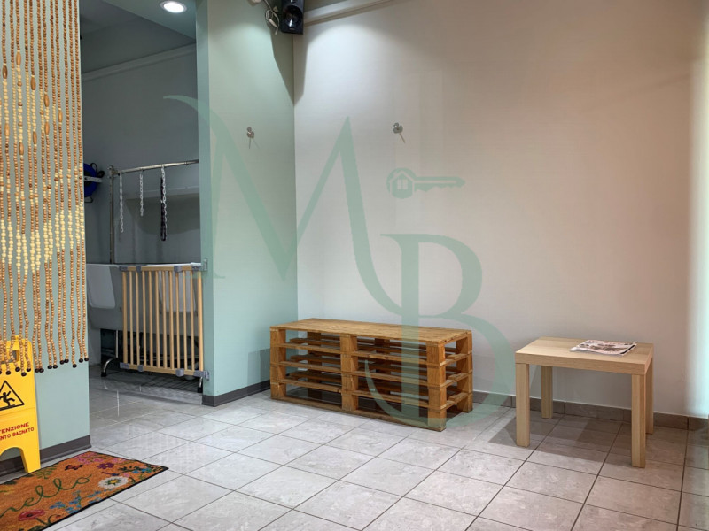 VIGONZA località PERAROLO: Immobiliare MB propone in locazione un immobile commerciale di circa 1...