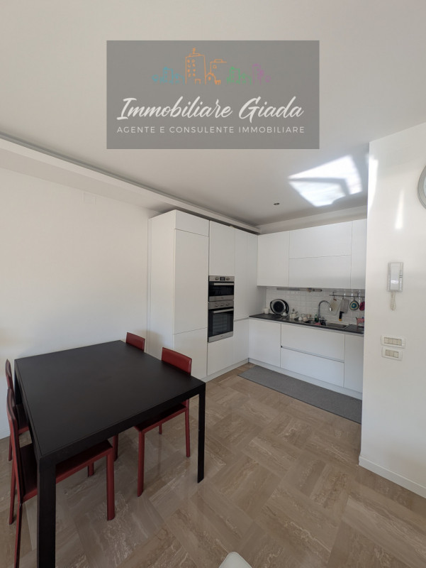 Scopri questo splendido appartamento trilocale in vendita nel centro di Vittorio Veneto, situato ...