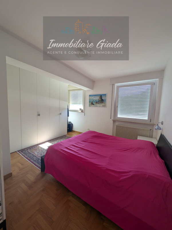 Scopri questo splendido appartamento trilocale in vendita nel centro di Vittorio Veneto, situato ...