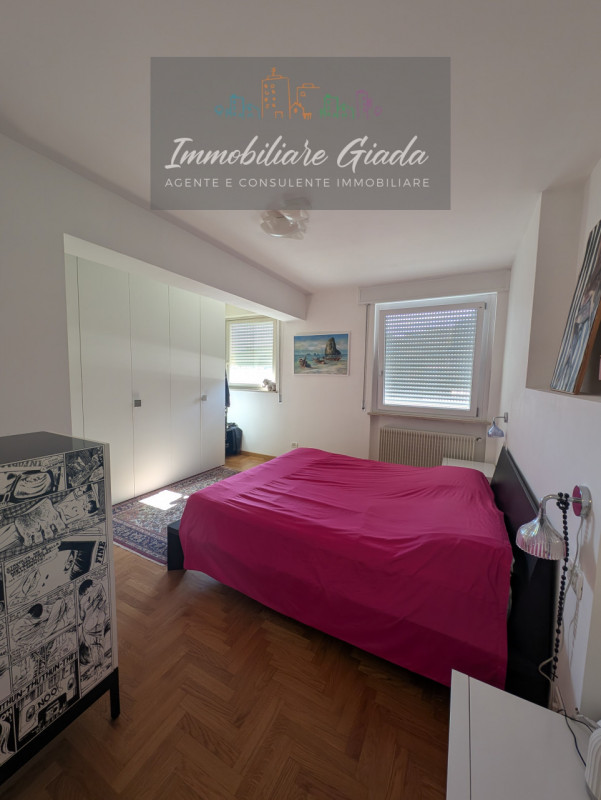 Scopri questo splendido appartamento trilocale in vendita nel centro di Vittorio Veneto, situato ...