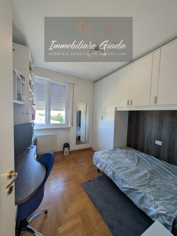 Scopri questo splendido appartamento trilocale in vendita nel centro di Vittorio Veneto, situato ...