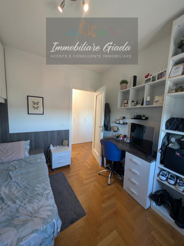 Scopri questo splendido appartamento trilocale in vendita nel centro di Vittorio Veneto, situato ...