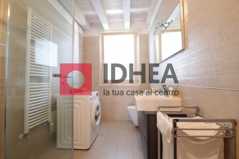 VILLORBA (TREVISO)
RIF:"FRV1"

L'agenzia IDHEA di Villorba propone in vendita un elegante apparta...