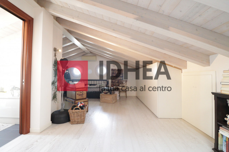 VILLORBA (TREVISO)
RIF:"FRV1"

L'agenzia IDHEA di Villorba propone in vendita un elegante apparta...