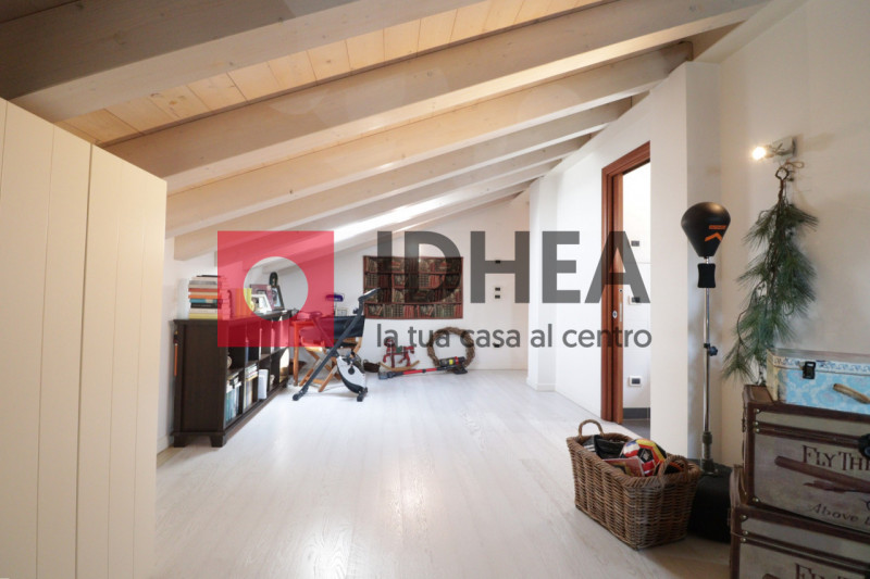 VILLORBA (TREVISO)
RIF:"FRV1"

L'agenzia IDHEA di Villorba propone in vendita un elegante apparta...