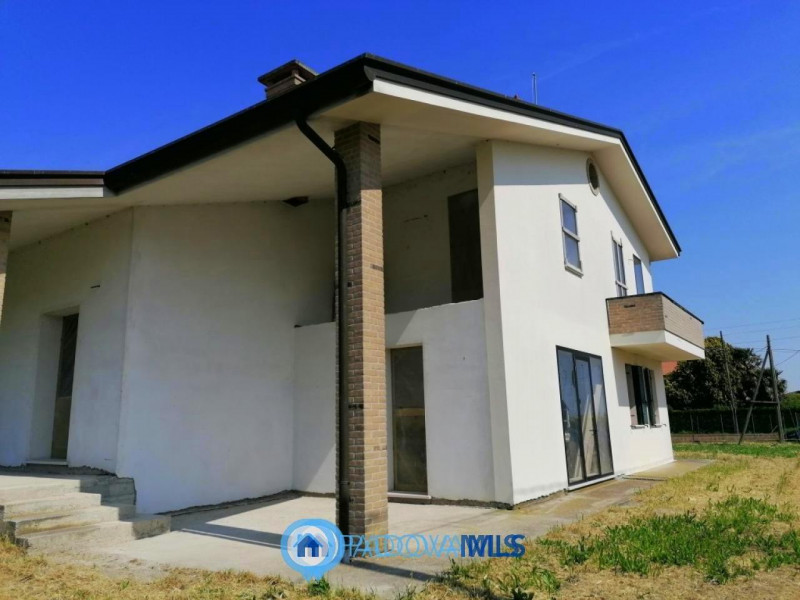 Immobile in esclusiva al Gruppo Padova MLS

CODEVIGO - Loc. ROSARA.
Inserisci su lotto di ca. 1.7...