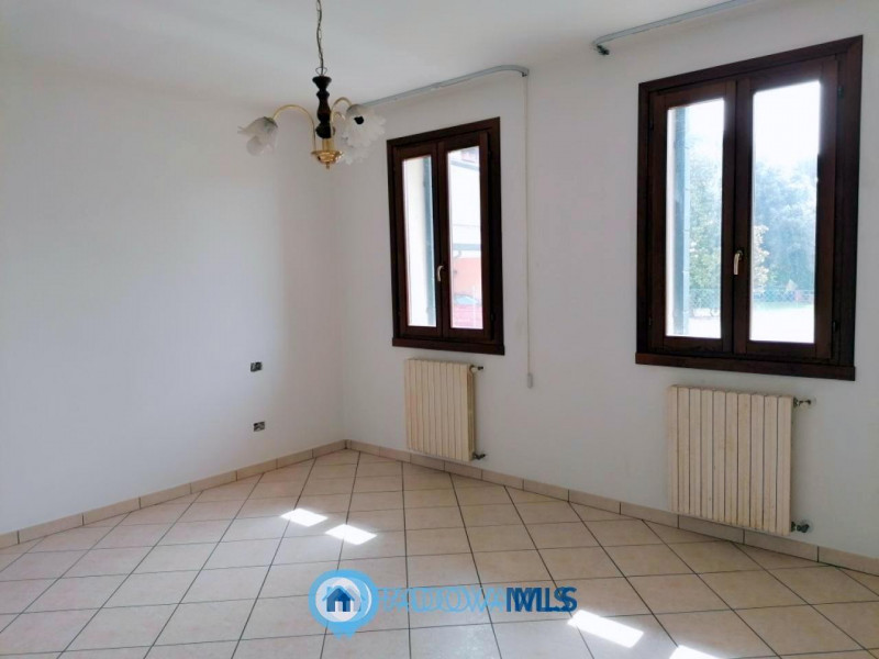 Immobile in esclusiva al Gruppo Padova MLS

CODEVIGO - Loc. ROSARA.
Inserisci su lotto di ca. 1.7...