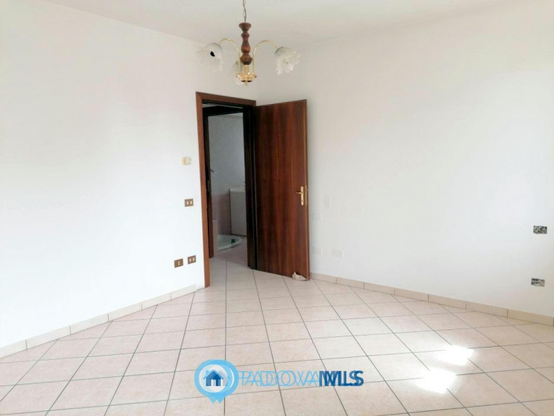 Immobile in esclusiva al Gruppo Padova MLS

CODEVIGO - Loc. ROSARA.
Inserisci su lotto di ca. 1.7...