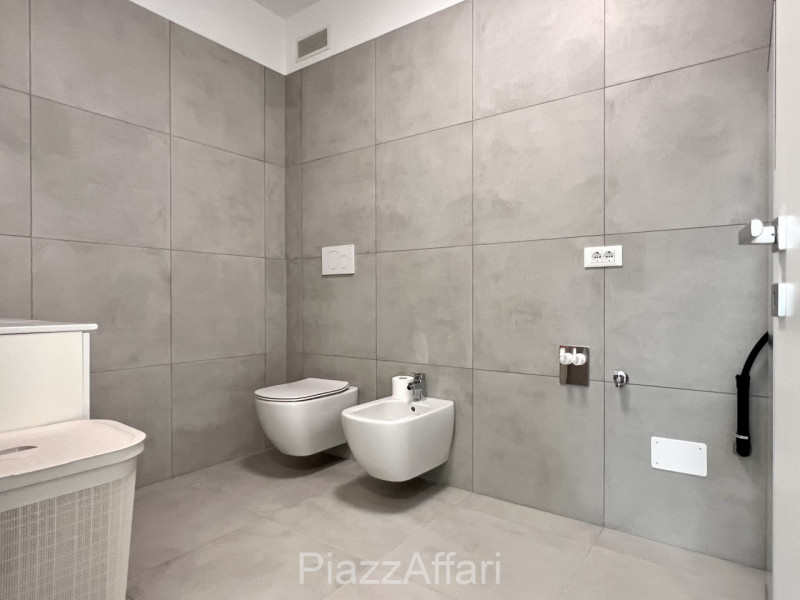 Causa trasferimento lavoro degli attuali proprietari, proponiamo in vendita grazioso appartamento...