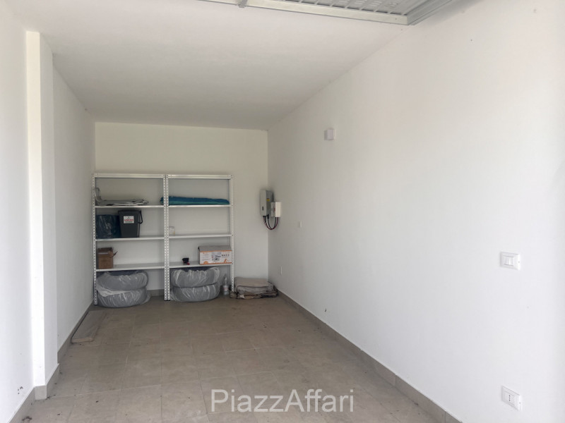 Causa trasferimento lavoro degli attuali proprietari, proponiamo in vendita grazioso appartamento...