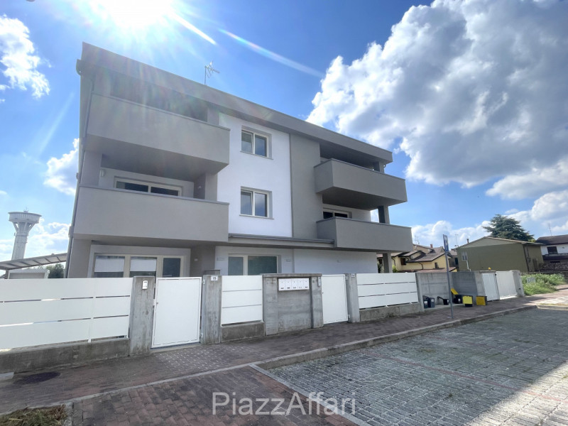 Causa trasferimento lavoro degli attuali proprietari, proponiamo in vendita grazioso appartamento...