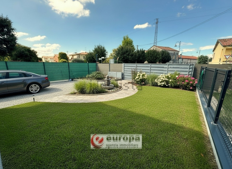 Bolzano Vicentino (zona ex mulino), libera casa singola ora unifamiliare ma adattata per 2 abitaz...